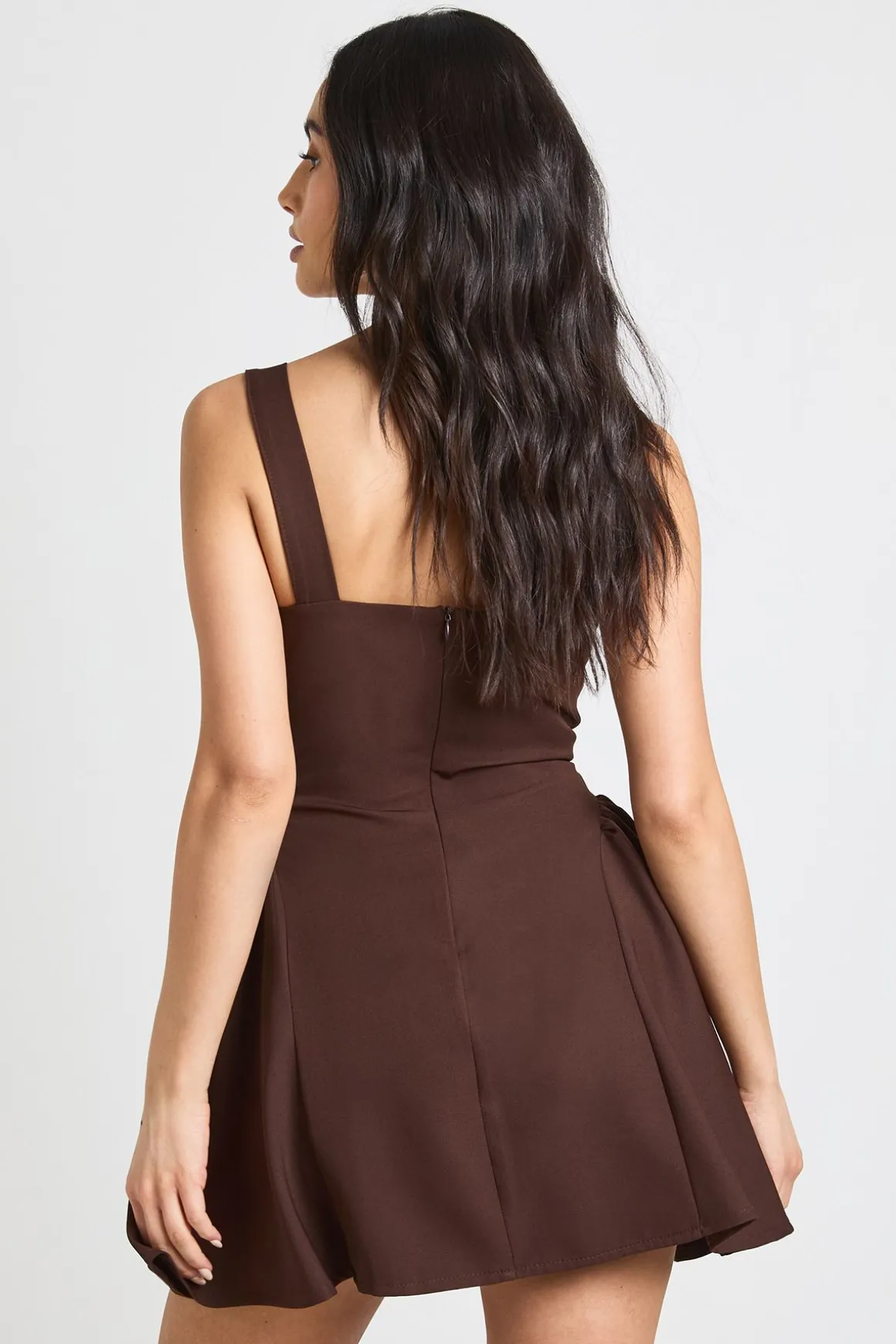 Robe Courte Col Carré Jupe Ample