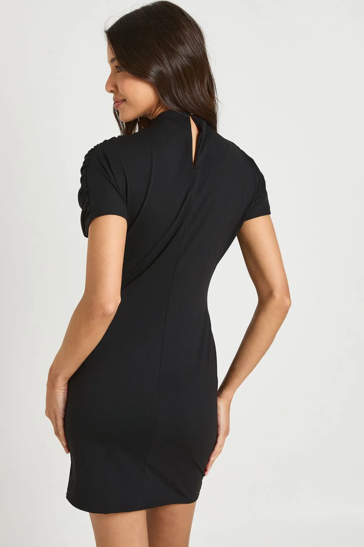 Robe Courte À Col Drapé Intégré Et Taille Cintrée