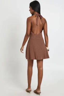 boohoo Robe Courte Col Licou Buste Froncé Effet Lin<Femme Robes Patineuses|Robes