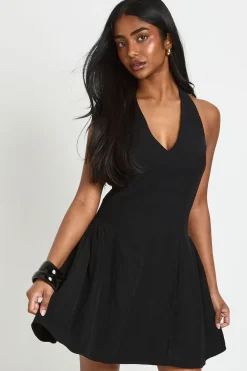 Robe Courte Col Licou Jupe Ample