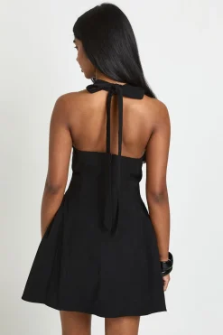 Robe Courte Col Licou Jupe Ample