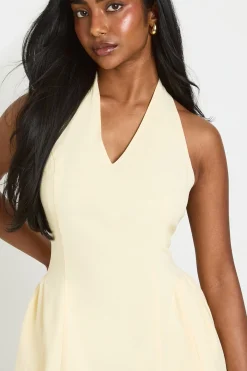 boohoo Robe Courte Col Licou Jupe Évasée<Femme Robes Patineuses|Robes