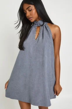 boohoo Robe Courte Col Montant Texturée Avec Détails Cloutés<Femme Robes|Robes Dos Nu
