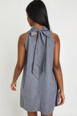 boohoo Robe Courte Col Montant Texturée Avec Détails Cloutés<Femme Robes|Robes Dos Nu