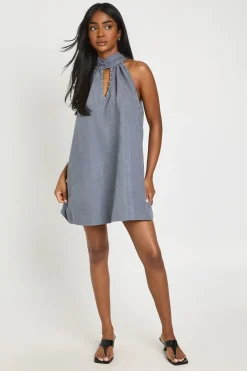 boohoo Robe Courte Col Montant Texturée Avec Détails Cloutés<Femme Robes|Robes Dos Nu