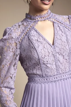 Oasis Robe Courte À Corsage En Dentelle Et Jupe Plissée<Femme Satin Et Dentelle|Robes À Manches Longues