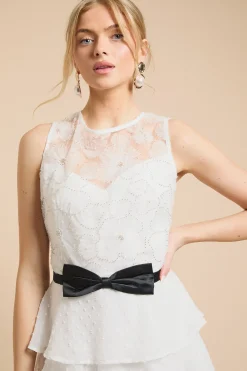 Robe Courte À Corsage En Tulle Et Jupe À Volants Étagés