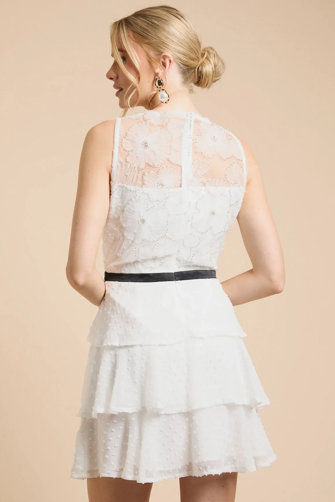Robe Courte À Corsage En Tulle Et Jupe À Volants Étagés