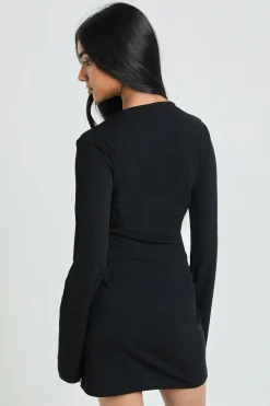 boohoo Robe Courte Côtelée À Manches Longues Avec Taille Cintrée<Femme Robes À Manches Longues|Robes