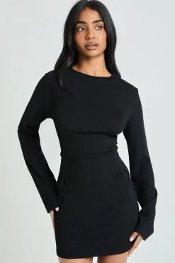 boohoo Robe Courte Côtelée À Manches Longues Avec Taille Cintrée<Femme Robes À Manches Longues|Robes