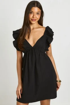 Robe Courte Dos Nu À Volants Sur Les Épaules