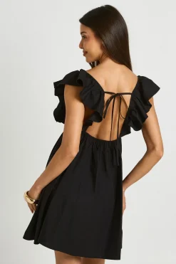 Robe Courte Dos Nu À Volants Sur Les Épaules