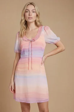 Dorothy Perkins Robe Courte Dp Luxe À Encolure Froncée Avec Nœud Devant Et Manches Bouffantes<Femme Robes|Toutes Les Robes