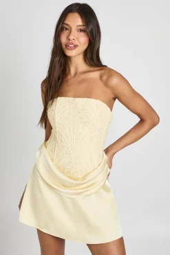 Robe Courte Drapée Corset En Dentelle Florale Transparente Texturée