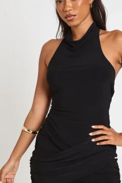 Robe Courte Drapée À Encolure Américaine En Tissu Fluide