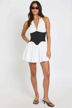 Robe Courte À Détail Corset Et Col Licou