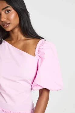 Robe Courte À Encolure Asymétrique Et Manches Bouffantes