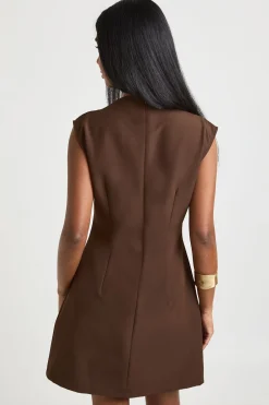 Robe Courte À Encolure Asymétrique Avec Bordure Dorée