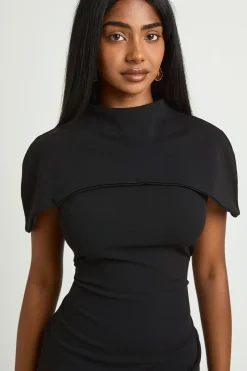 boohoo Robe Courte En Crêpe Jersey Avec Détail Cape<Femme Robes Moulantes|Robes