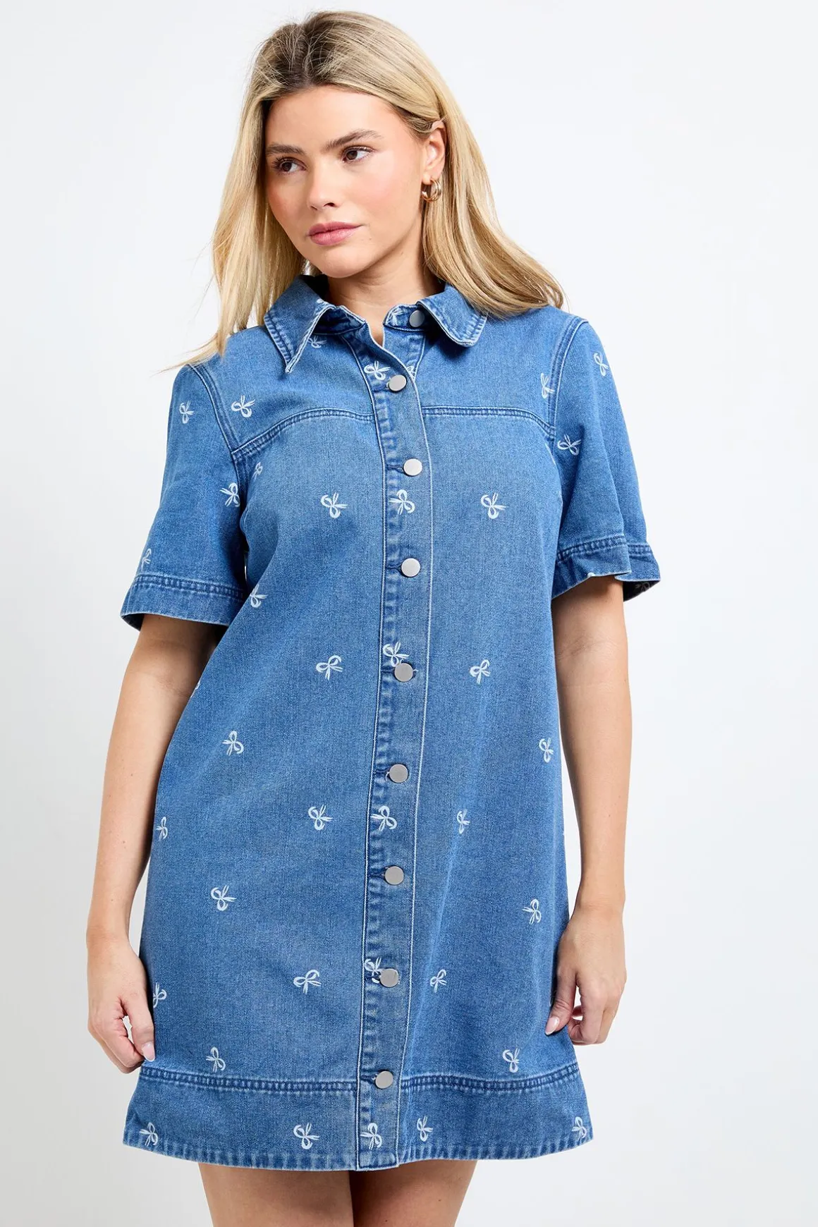 Robe Courte En Denim Avec Nœud Devant