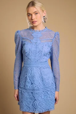 Robe Courte En Dentelle Contrastée