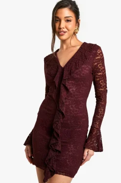 Robe courte en dentelle à manches évasées