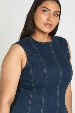 boohoo Robe Courte En Jean Sans Manches Avec Détails De Coutures Grande Taille<Femme Denim|Denim