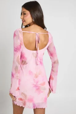 Robe Courte En Mesh Floral À Manches Évasées
