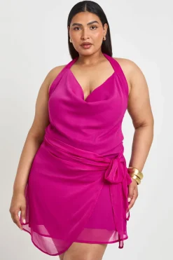 boohoo Robe Courte En Mousseline Avec Encolure Drapée Et Effet Cache-cœur Grande Taille<Femme Robes|Robes De Soirée Chic