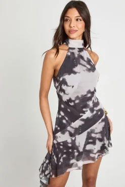 boohoo Robe Courte En Mousseline À Dos Nu Avec Volants<Femme Robes Patineuses|Robes