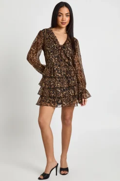 boohoo Robe Courte En Mousseline À Imprimé Avec Détails À Volants<Femme Robes À Manches Longues|Robes