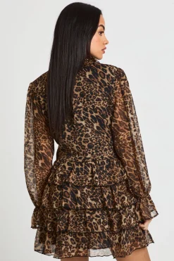 boohoo Robe Courte En Mousseline À Imprimé Avec Détails À Volants<Femme Robes À Manches Longues|Robes