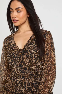 boohoo Robe Courte En Mousseline À Imprimé Avec Détails À Volants<Femme Robes À Manches Longues|Robes