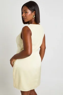 Robe Courte En Satin Drapé Avec Encolure Asymétrique Grande Taille