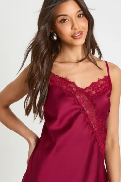 Robe courte en satin et dentelle