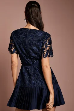 Coast Robe Courte En Satin Et Dentelle À Encolure Carrée Et Boutons Perles<Femme Satin Et Dentelle|Robes