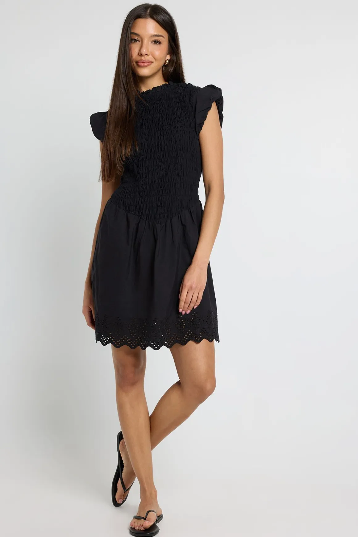 Robe Courte Froncée Avec Ourlet Broderie Anglaise