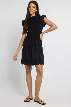 Robe Courte Froncée Avec Ourlet Broderie Anglaise
