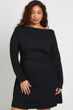 boohoo Robe Courte Froncée À Manches Longues Grande Taille<Femme Robes À Manches Longues|Robes