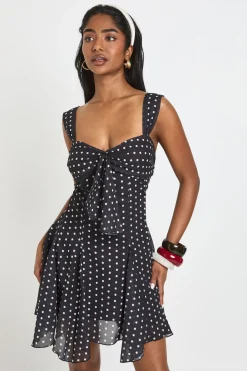 Robe Courte À Godets Et Pois