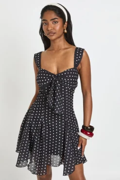Robe Courte À Godets Et Pois