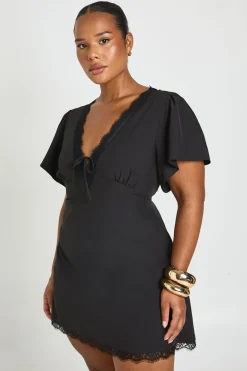 Robe Courte Grande Taille Avec Bordure En Dentelle