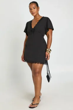 Robe Courte Grande Taille Avec Bordure En Dentelle