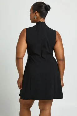Robe Courte Grande Taille Col Montant Avec Découpe Goutte D'eau Et Nœud Devant