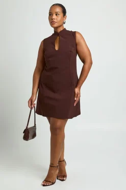 Robe Courte Grande Taille À Col Montant Avec Découpe Nouée Devant