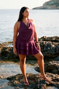 Robe Courte Grande Taille À Volants Et Col Licou