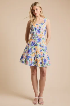 Robe Courte Imprimée À Volants Avec Finition En Dentelle Florale