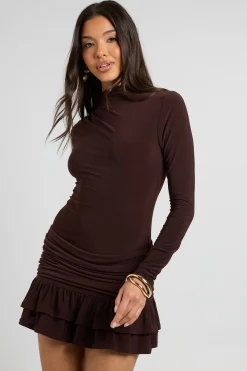 Robe Courte À Manches Longues Avec Drapé Frontal
