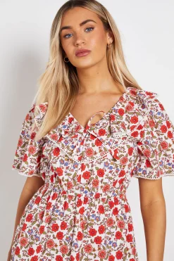 Robe Courte À Manches Papillon Avec Col Noué