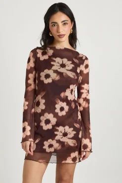 boohoo Robe Courte À Manches Évasées En Mesh Fleuri<Femme Looks Chocolat|Robes Patineuses